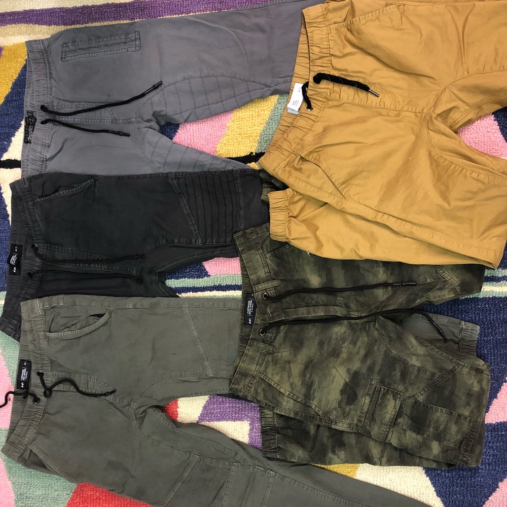 Bundle of size 28/71 joggers